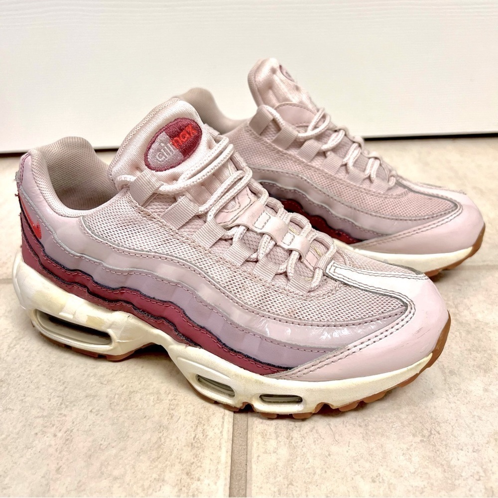 NIKE Women’s Air Max 95 Baby Pink Color Collection size 6.5